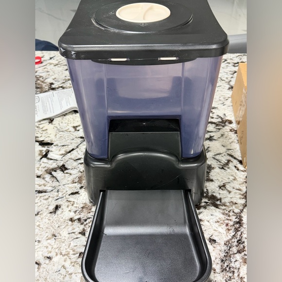 Black and Gray Pet Food Dispenser